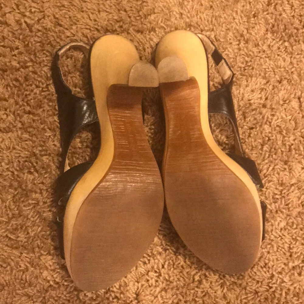 Sandals - Picture 4 of 5